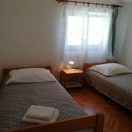 Marija - 100 M From Apartament
